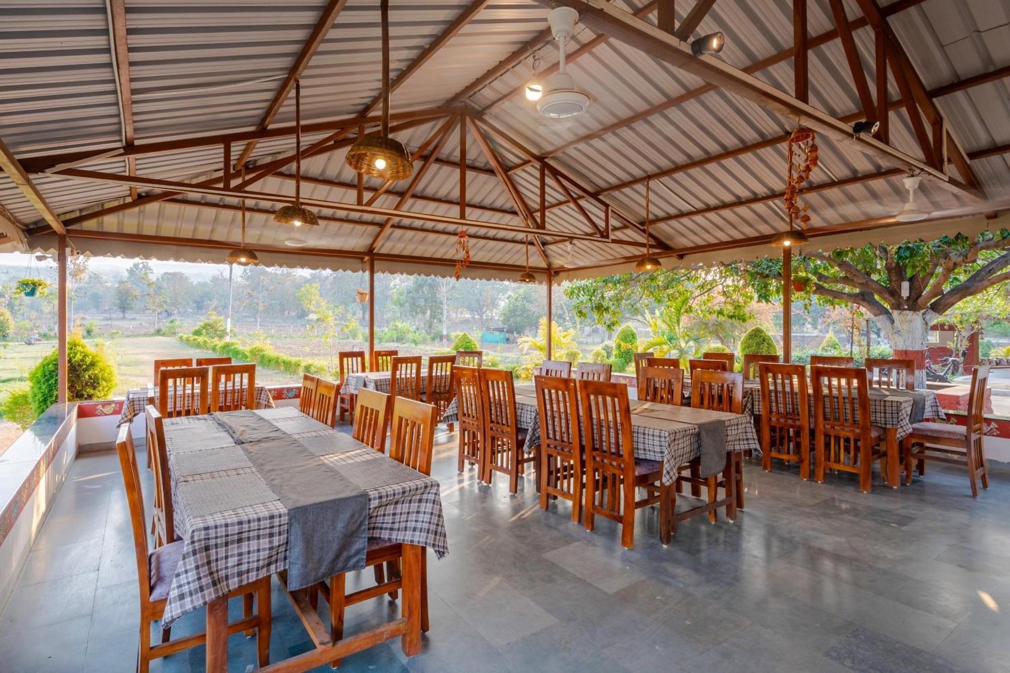 Wow Stayz2 Pachmarhi Foothill Cottages Exterior photo
