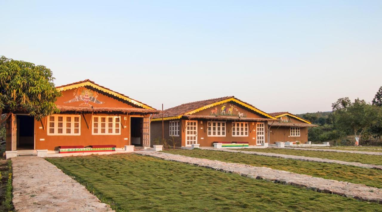 Wow Stayz2 Pachmarhi Foothill Cottages Exterior photo