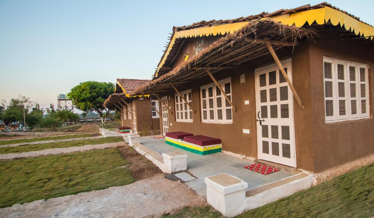 Wow Stayz2 Pachmarhi Foothill Cottages Exterior photo