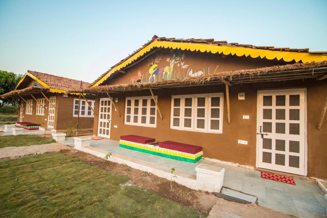 Wow Stayz2 Pachmarhi Foothill Cottages Exterior photo